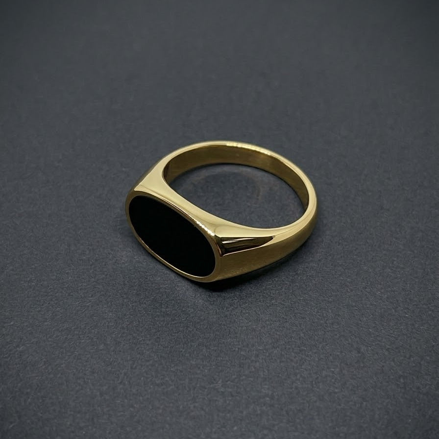 Midnight Oval Signet Ring Gold